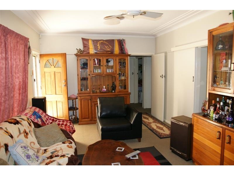 6 Farnsworth Avenue, Campbelltown NSW 2560