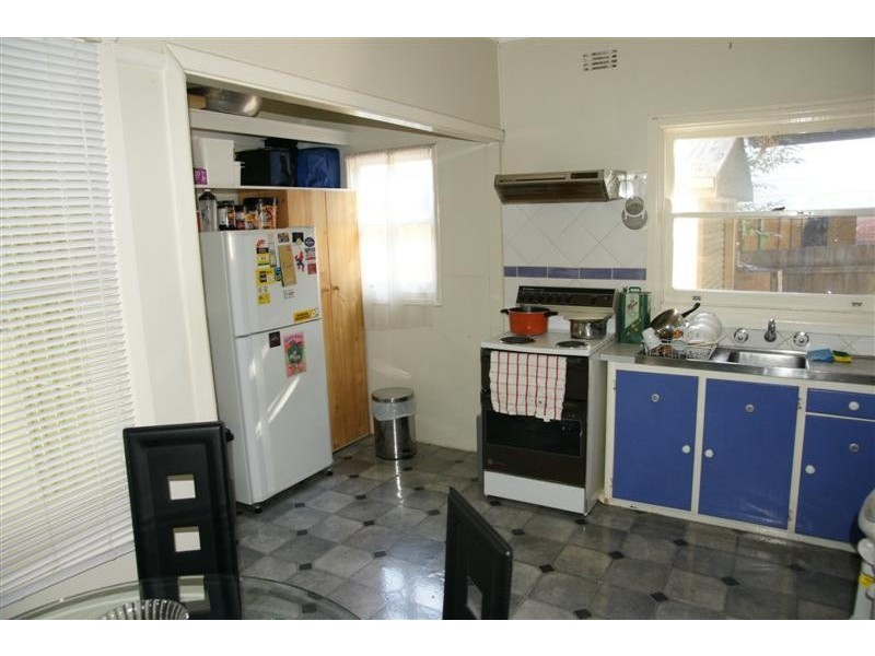 6 Farnsworth Avenue, Campbelltown NSW 2560