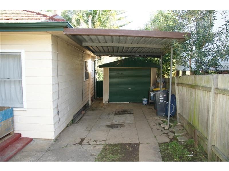 6 Farnsworth Avenue, Campbelltown NSW 2560
