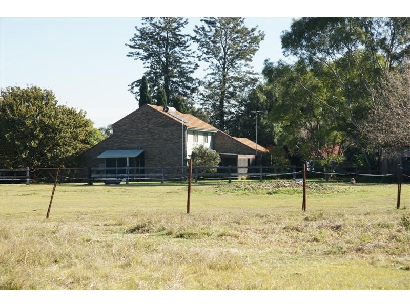 6 Central Ave, Chipping Norton NSW 2170