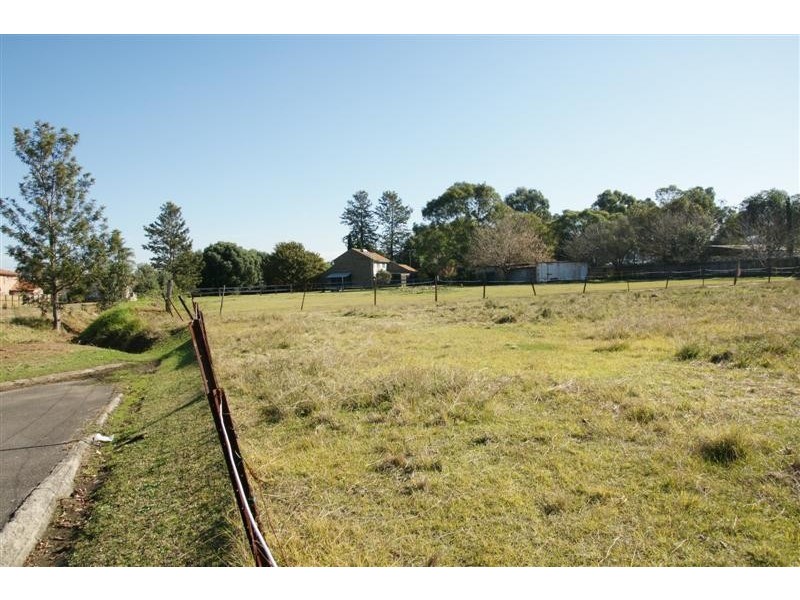 6 Central Ave, Chipping Norton NSW 2170