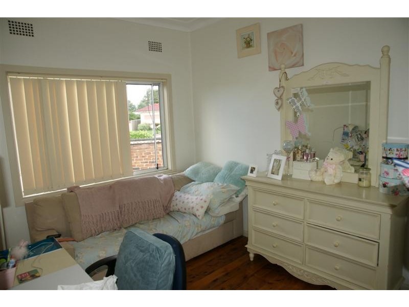 Fairfield West NSW 2165