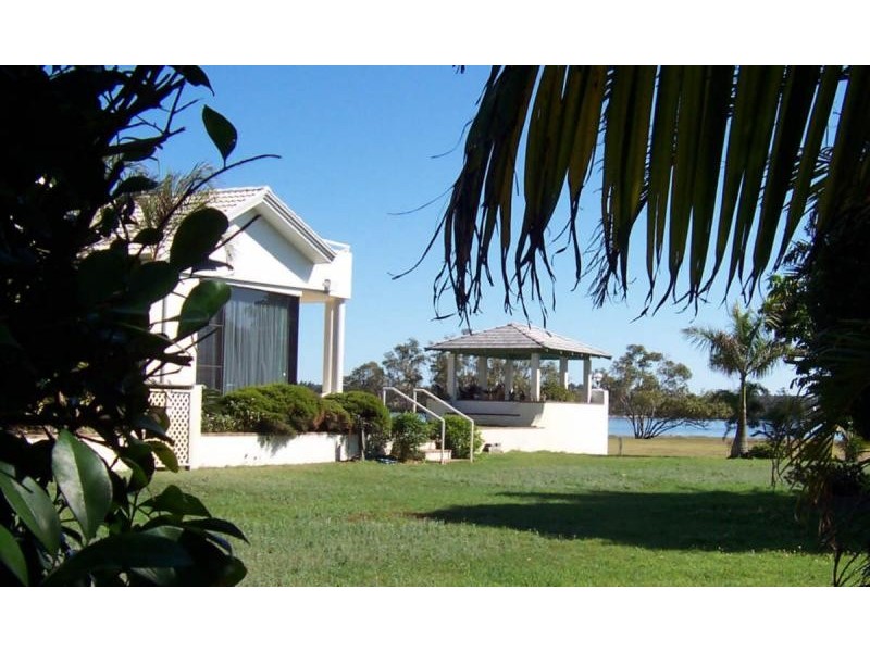 417 School Road, Palmers Island NSW 2463