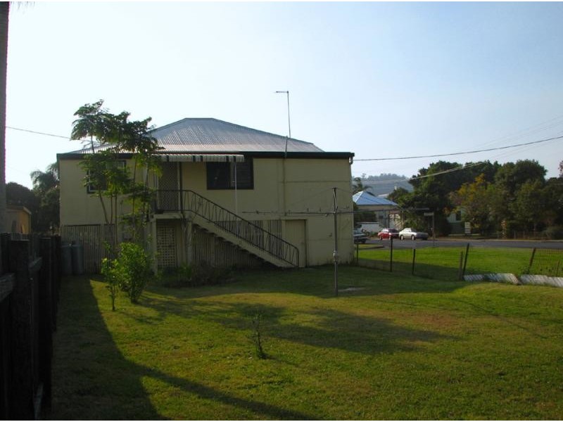 16 MORVEN STREET, Maclean NSW 2463