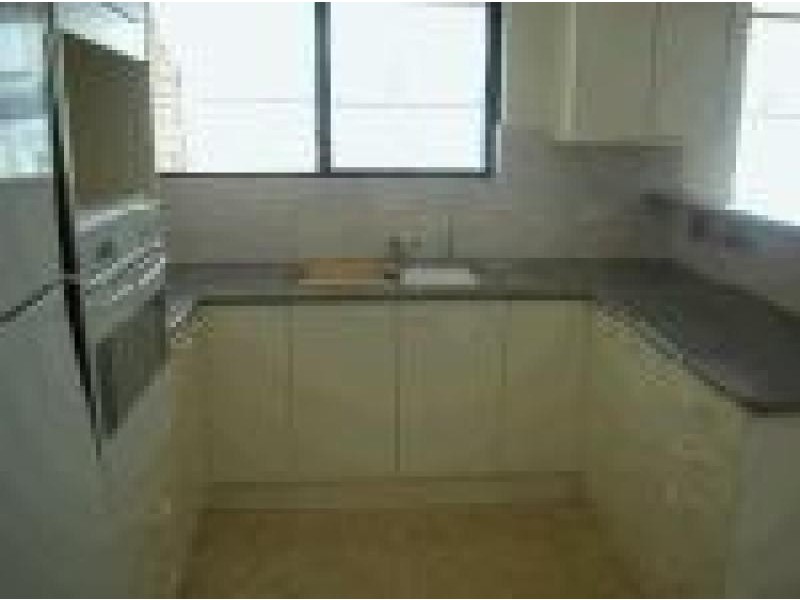 32 QUEENSCLIFF ROAD, Queenscliff NSW 2096