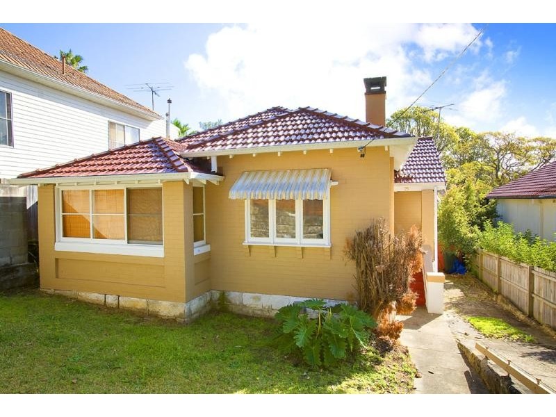 25 BELLEVUE STREET, Fairlight NSW 2094