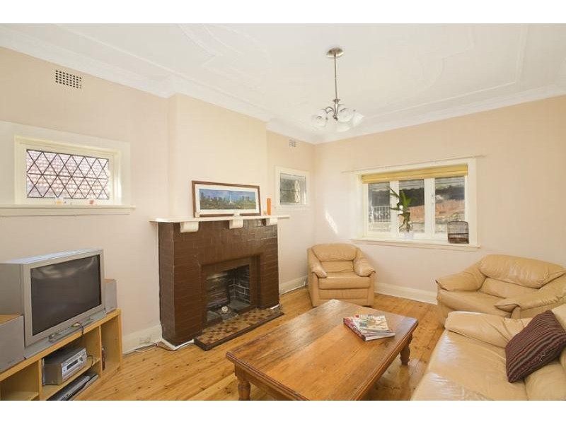 25 BELLEVUE STREET, Fairlight NSW 2094