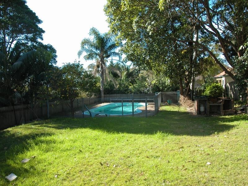 6 CLONTARF STREET, Seaforth NSW 2092