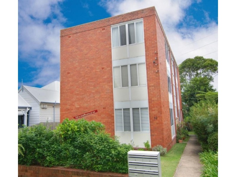 2/32 Wyuna Avenue, Freshwater NSW 2096