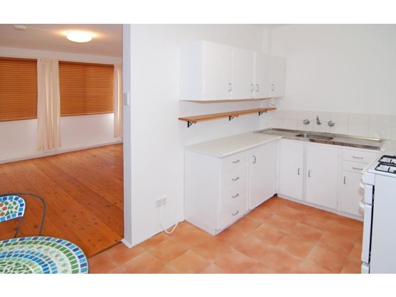 2/32 Wyuna Avenue, Freshwater NSW 2096