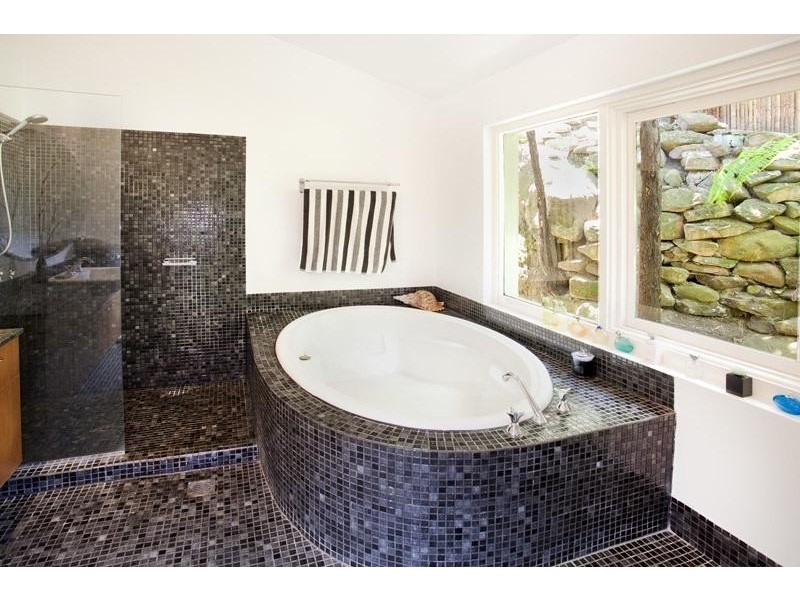 17 Sandy Bay Road, Clontarf NSW 2093