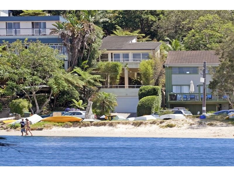 17 Sandy Bay Road, Clontarf NSW 2093