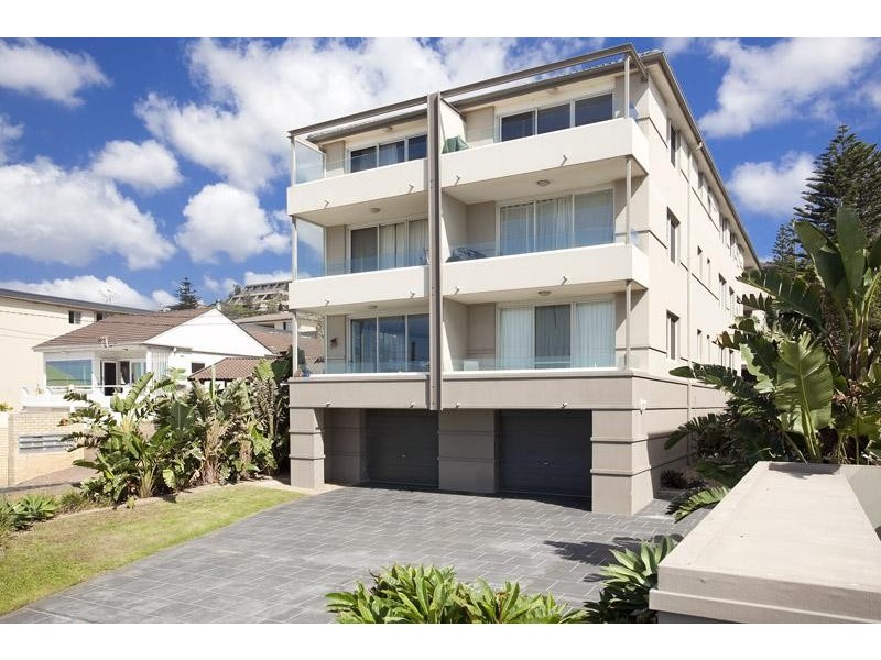 1/64 Carrington Parade, Curl Curl NSW 2096