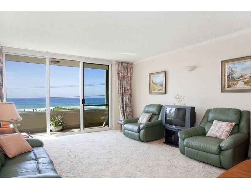 1/64 Carrington Parade, Curl Curl NSW 2096