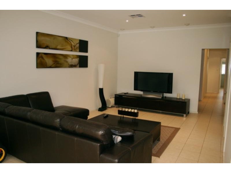 1 Spring Road, North Curl Curl NSW 2099