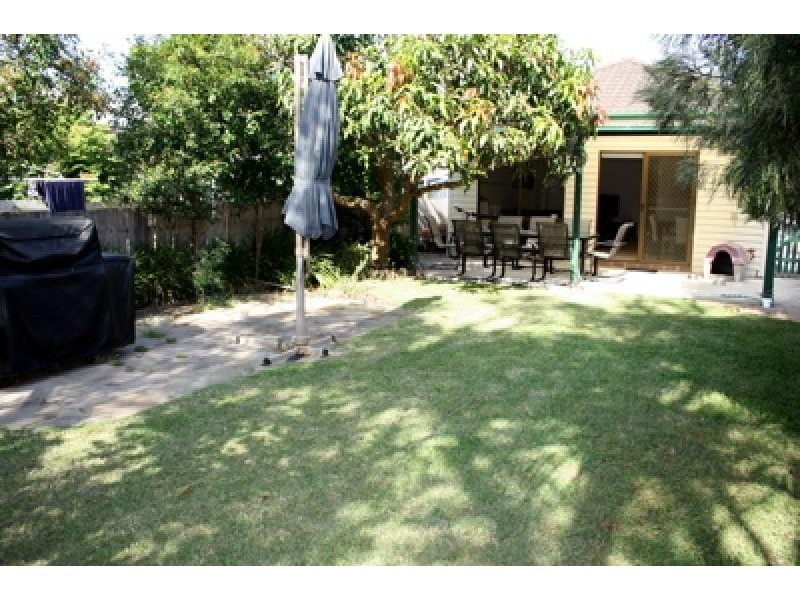 1 Spring Road, North Curl Curl NSW 2099