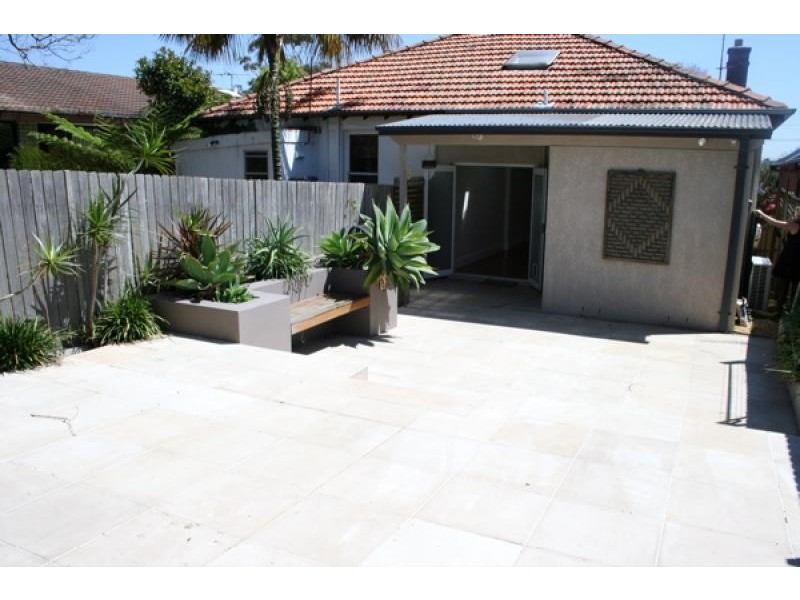 257 Sydney Road (rear lane access Hilltop Crescent), Fairlight NSW 2094