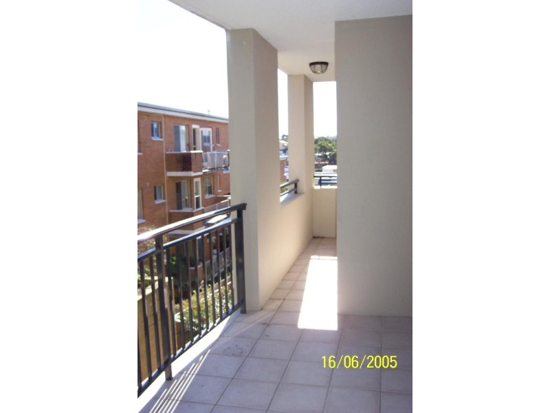 24/11 Sturdee Parade, Dee Why NSW 2099