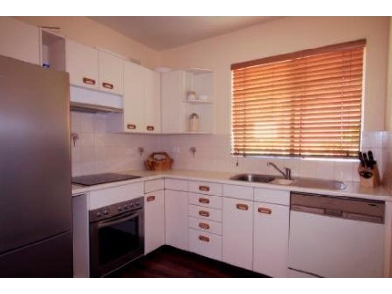 Apartment 2/16 Lismore Avenue, Dee Why NSW 2099