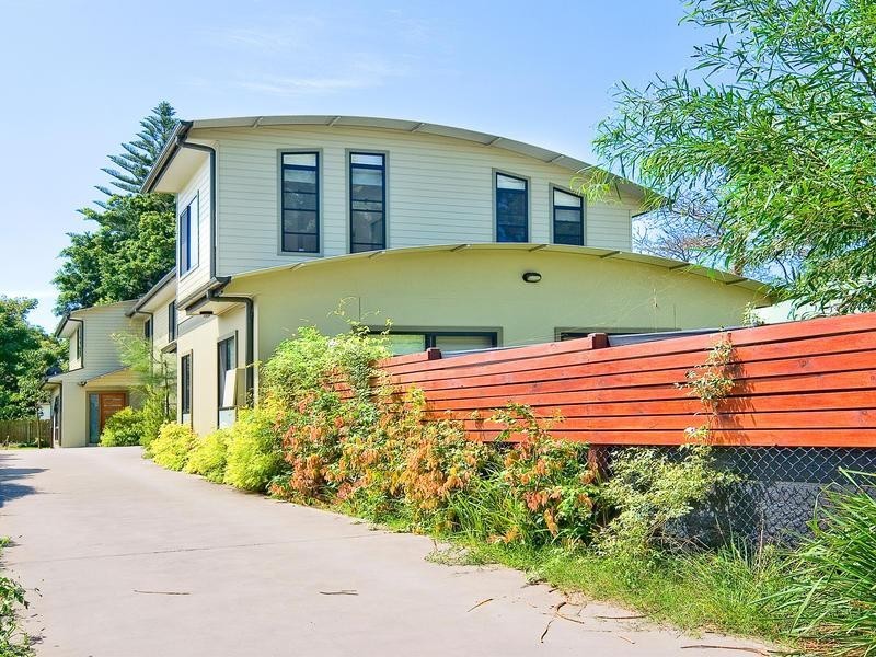 16 Seabeach Avenue, Mona Vale NSW 2103