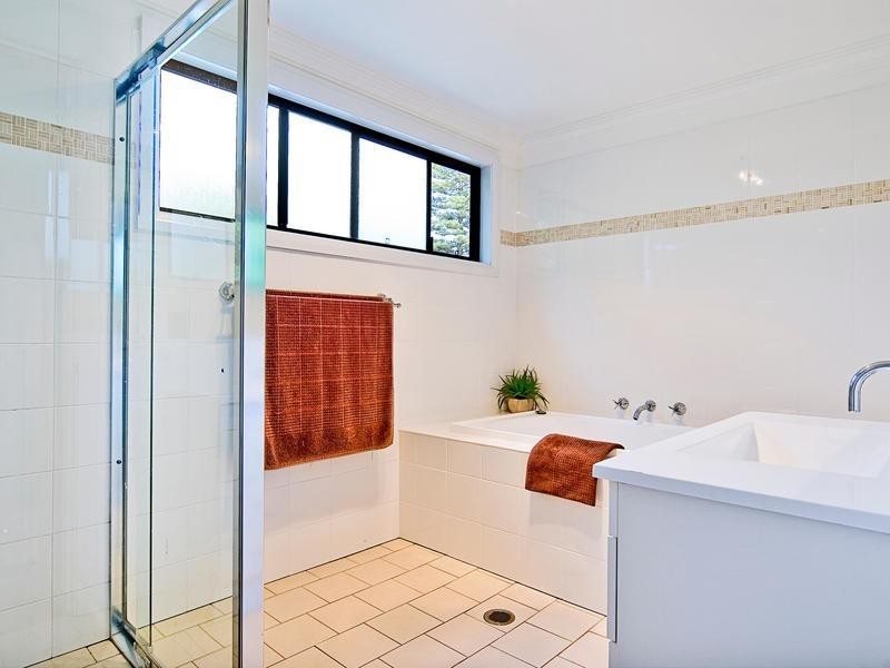 16 Seabeach Avenue, Mona Vale NSW 2103