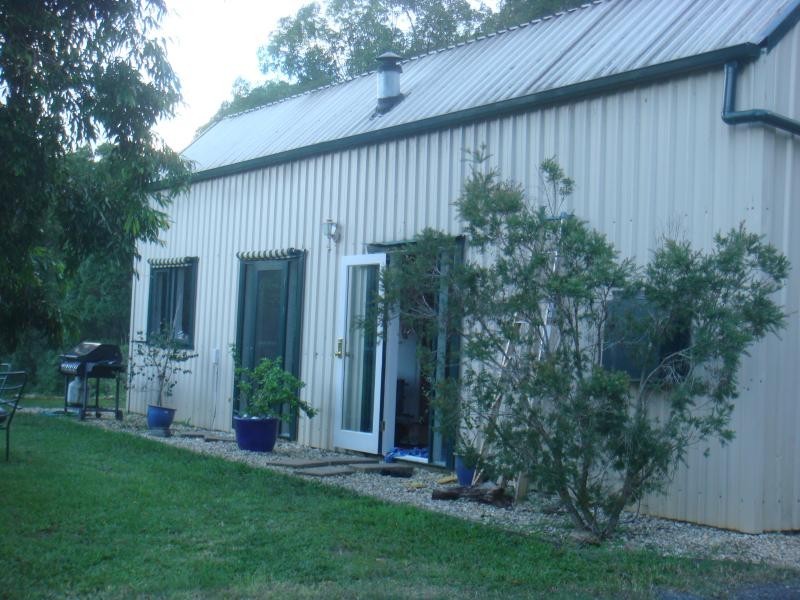 33 Meadow Place, Uki NSW 2484