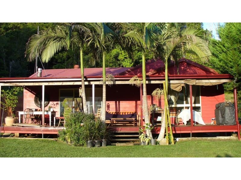 81 Braeside Drive, Uki NSW 2484