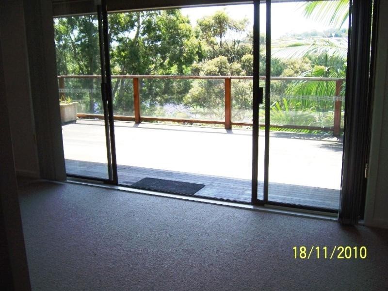 24 POZIERES PARADE, Allambie NSW 2100