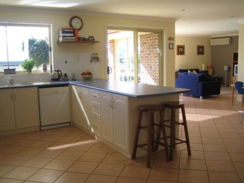 5 FREESIA CRESCENT, Bomaderry NSW 2541