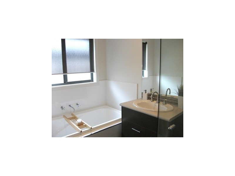 10 Coaster Circuit, Vincentia NSW 2540