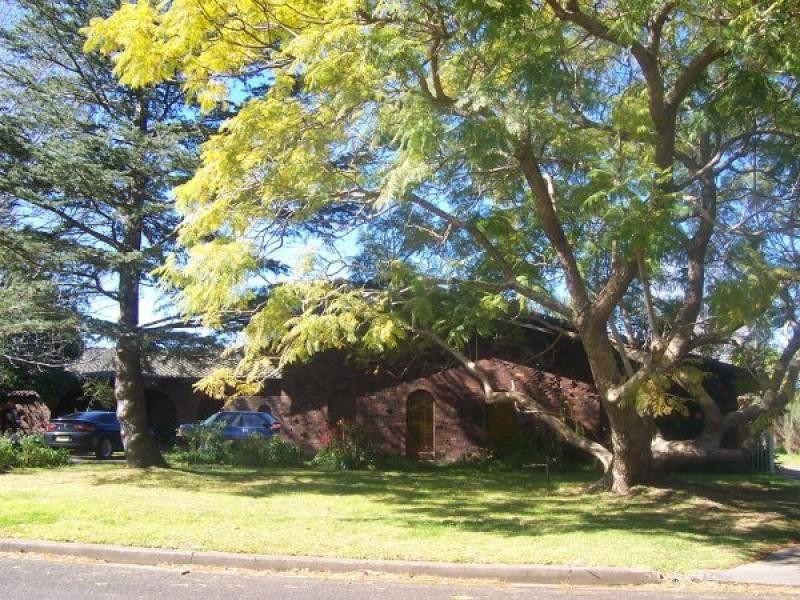 2 LYREBIRD DRIVE, Nowra NSW 2541