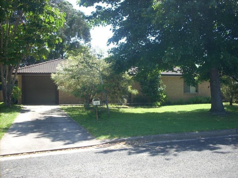 12 CHELTENHAM DR, Shoalhaven Heads NSW 2535