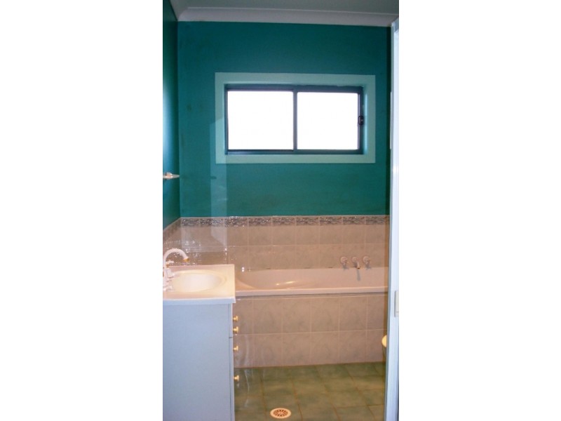 8 Auster Crescent, Sanctuary Point NSW 2540