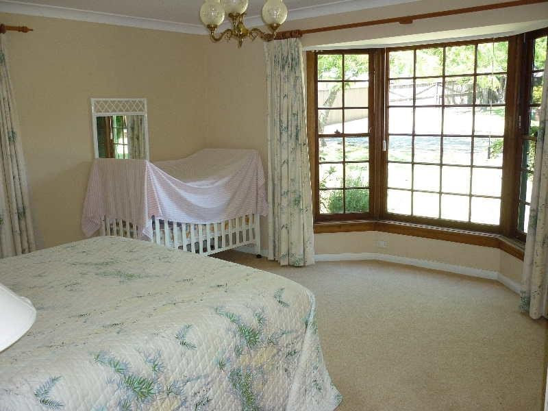 33 Lachlan Crescent, St Georges Basin NSW 2540