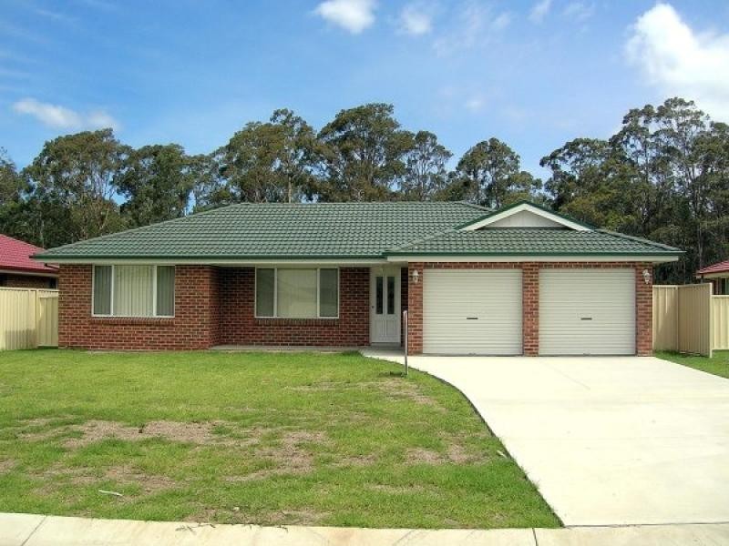 11 JEWEL STREET, Worrigee NSW 2540