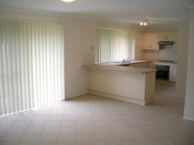 11 JEWEL STREET, Worrigee NSW 2540