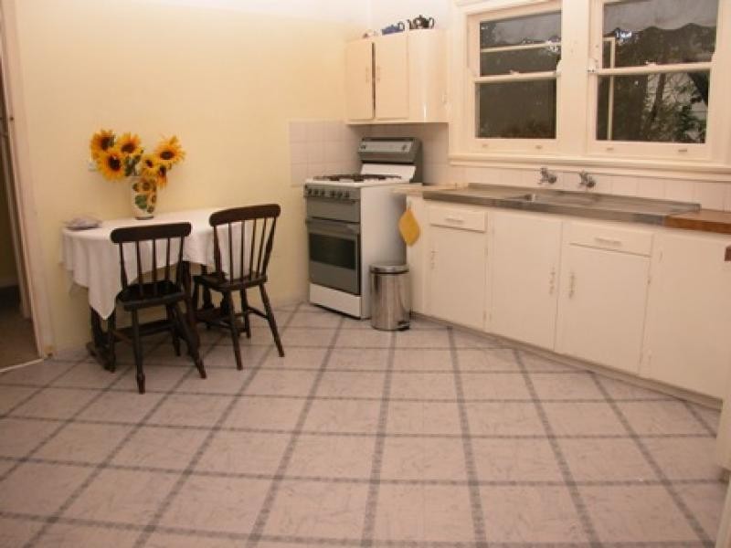 15 HUXLEY STREET, Nowra NSW 2541