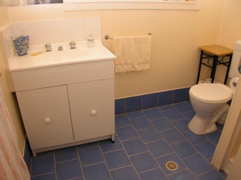 15 HUXLEY STREET, Nowra NSW 2541