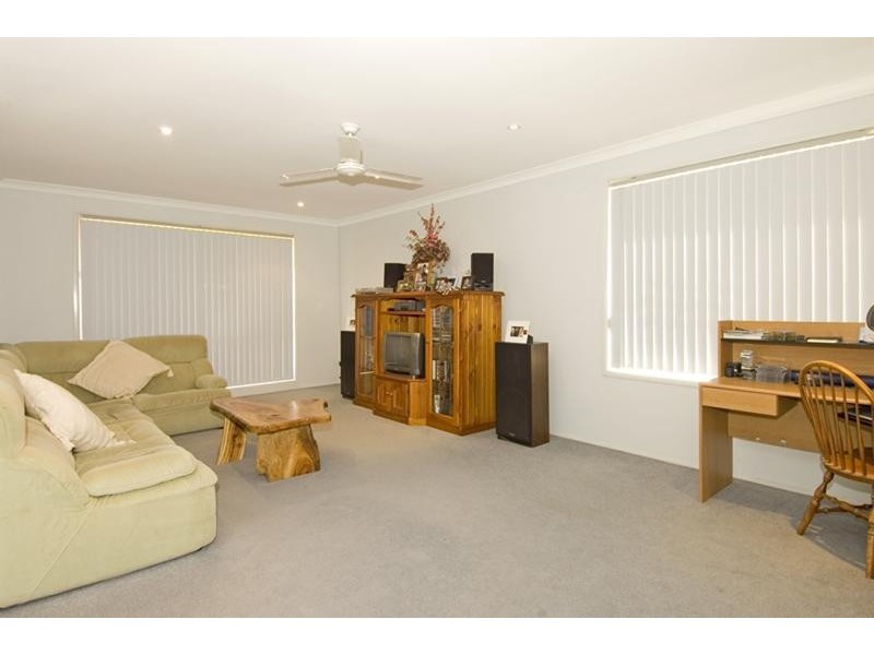 51 GARDENIA CRESCENT, Bomaderry NSW 2541