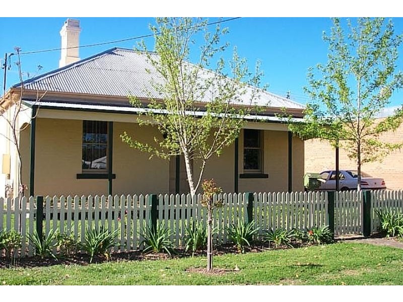 27 Oaks Road, Thirlmere NSW 2572