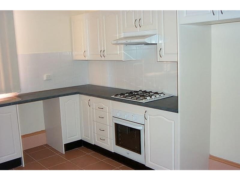 27 Oaks Road, Thirlmere NSW 2572