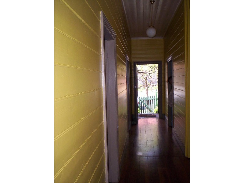 215 MENANGLE STREET, Picton NSW 2571