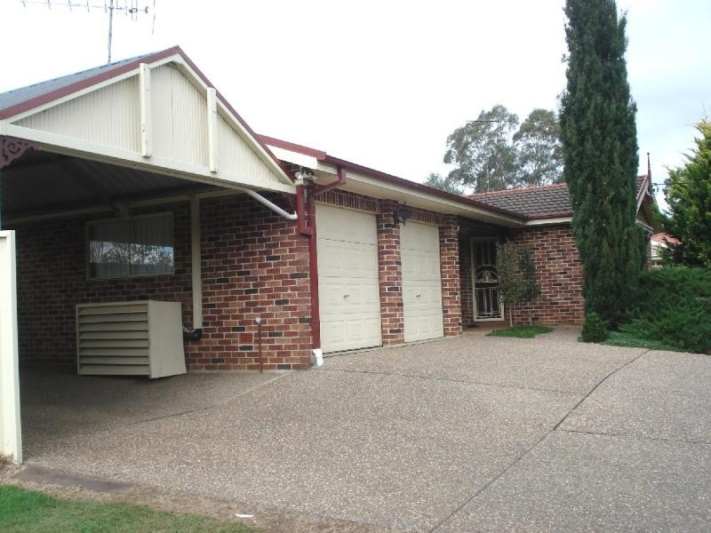 8 WESTBOURNE AVENUE, Thirlmere NSW 2572