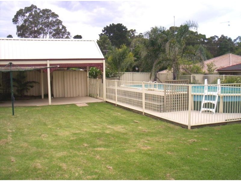 8 WESTBOURNE AVENUE, Thirlmere NSW 2572