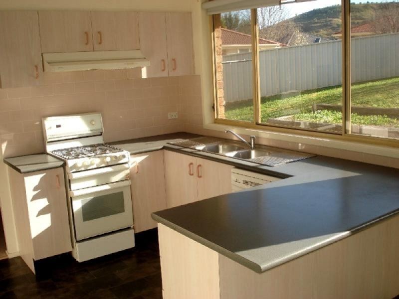 6 RIBBON GUM PLACE, Picton NSW 2571