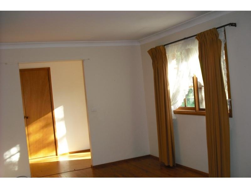 64 Lumsdaine Street, Picton NSW 2571