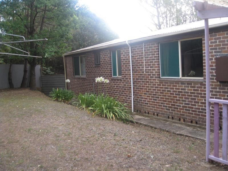 805 a Thirlmere Way, Picton NSW 2571