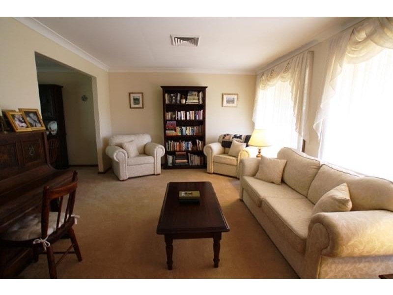 11 Wherritt Close, Picton NSW 2571