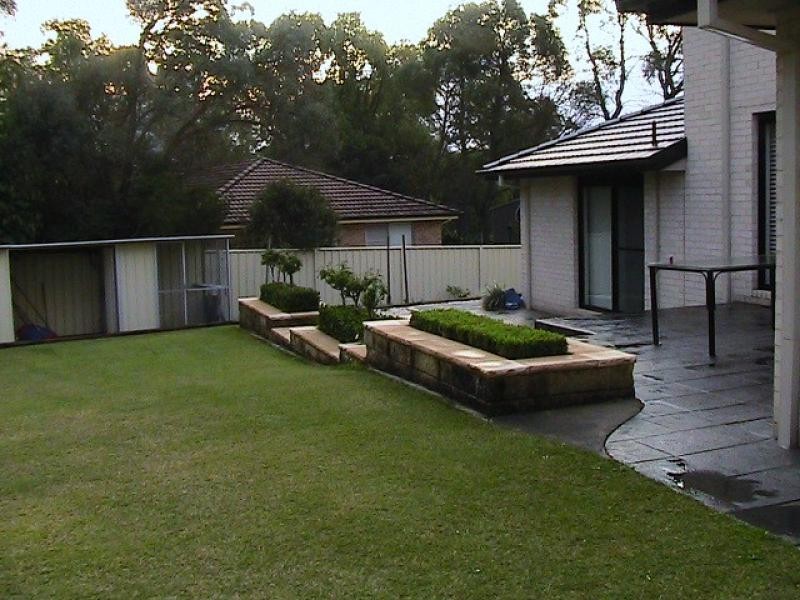 5 McBrien Place, The Oaks NSW 2570