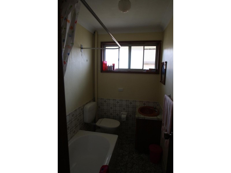 Unit 1/131 Menangle Street, Picton NSW 2571